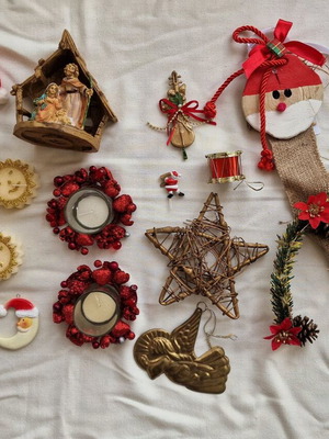 Christmas decorations used, pack
