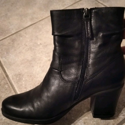 Tamaris leather ankle boots used, size 38, black