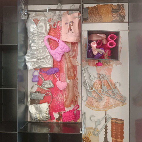 Barbie wardrobe with all accessories like new