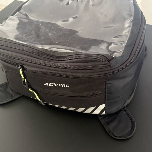 Magnetic tank bag