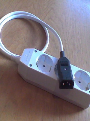 UPS power cable IEC C13 male to 3-position Schuko multi-outlet, new, 1m white