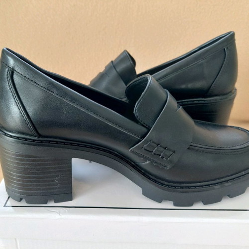 Loafers-style pumps new, size 40, black