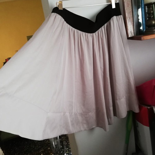 H&M beige skirt, size 44, polyester lining