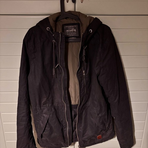 Jack & Jones jacket size M black with hood like new