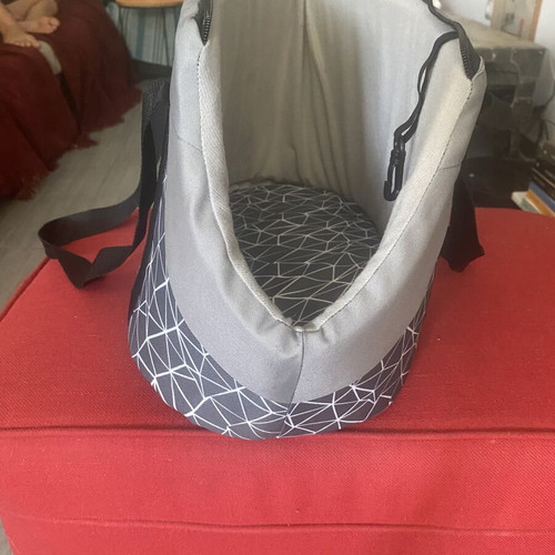 Everyday pet carrier bag for small dogs or cats