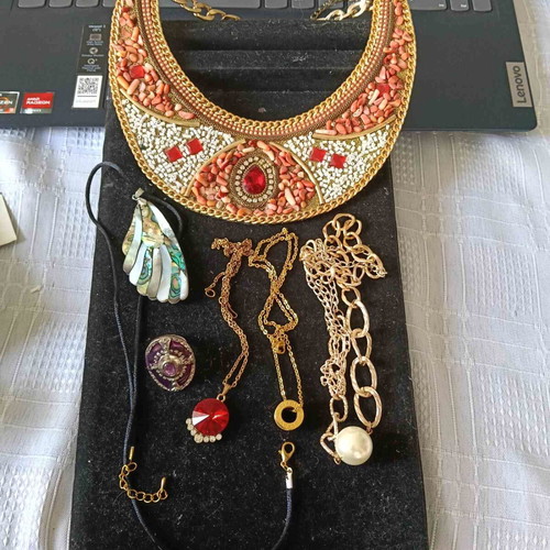 Jewelry set with 9 bracelets, 5 necklaces, 4 rings, earrings and pendant