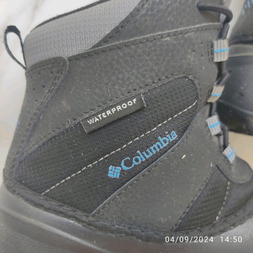 Columbia snow boot size 30 like new, black