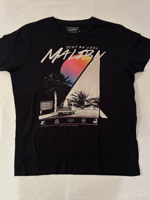 Pull & Bear black Malibu graphic tee size L like new