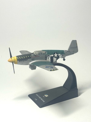 1944 P-51B Mustang decorative airplane like new