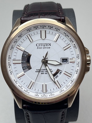 Citizen Eco Drive Radio Control CB0013-04a Watch like new, men's, beige