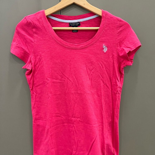 U.S. Polo Assn. short-sleeve t-shirt fuchsia like new with blue logo, size S