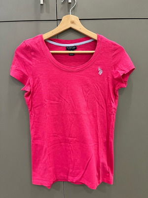 U.S. Polo Assn. short-sleeve t-shirt fuchsia like new with blue logo, size S