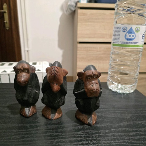 Wooden mini monkeys like new decorative figurines