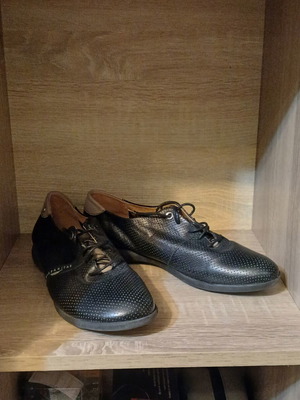 Hispanitas ballerinas like new, size 42, black leather