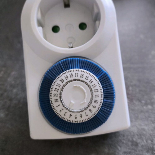 24-hour timer socket white like new