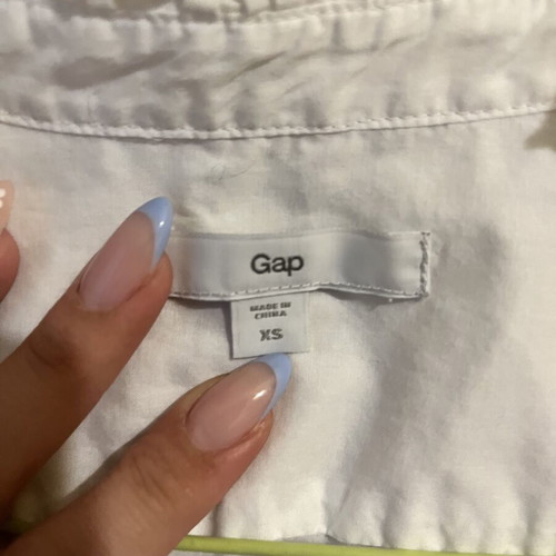 Gap white blouse shirt size XS used with neck details