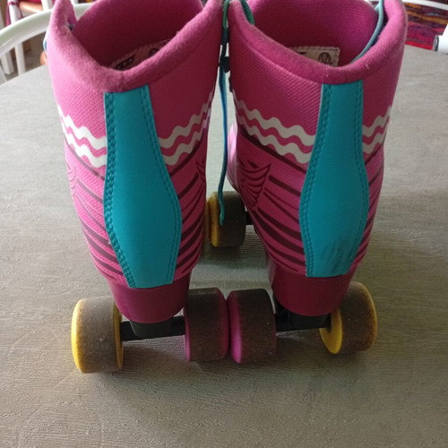 Disney Roller Skates Size 34/35 Like New