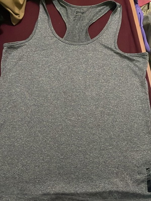 Sleeveless sports top gray like new, size M-L