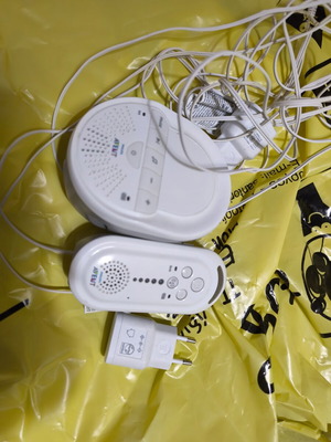 Baby monitor used with battery and plug, short range