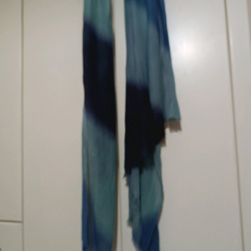 Scarf like new in shades of blue