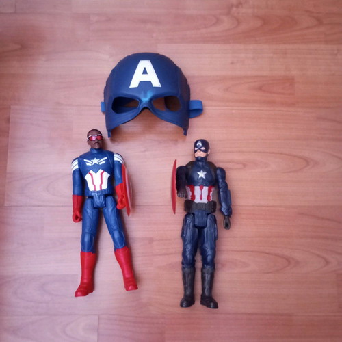 Captain American figures like new, superhero pack