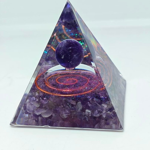 Orgonite Energy Pyramid with Natural Amethyst like new