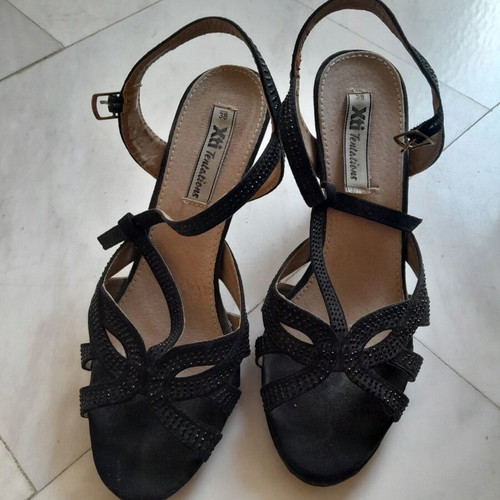 Xti Tentations Sandals No 38 used, black