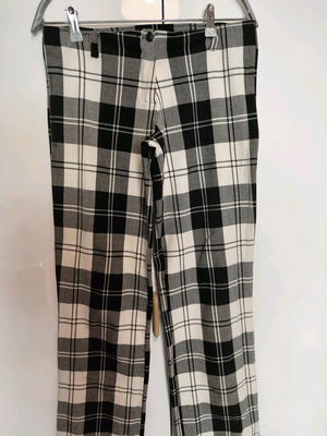 Women's spring checkered pants like new, black and white