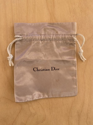 Dior μικρό πουγκάκι