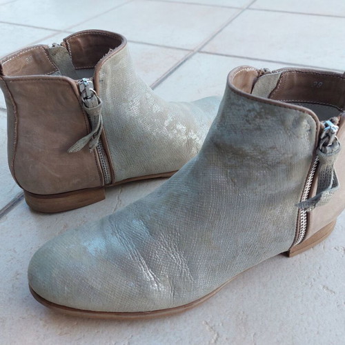 Ankle boots like new, 2 pairs, size 39, gold and burgundy