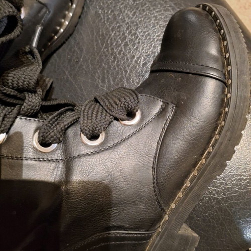 Adam's Shoes leather ankle boots size 36 used with metal details