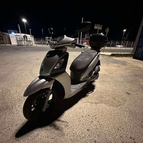 Kymco People GTi 200 μεταχειρισμένο σκούτερ ασημί 2013