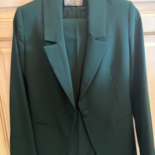 Mind Matter dark cypress suit like new