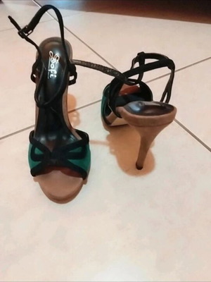 High-heeled sandals like new, black with green and chocolate colors