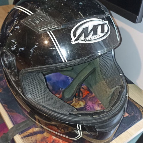 MT motorcycle helmet without visor