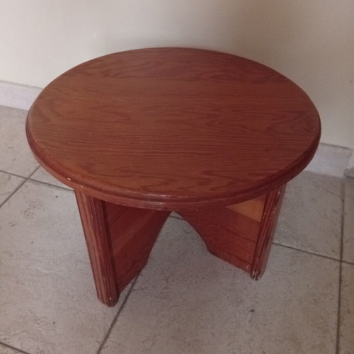Small furniture like new, chestnut wood, diameter 0.40m height 0.30m