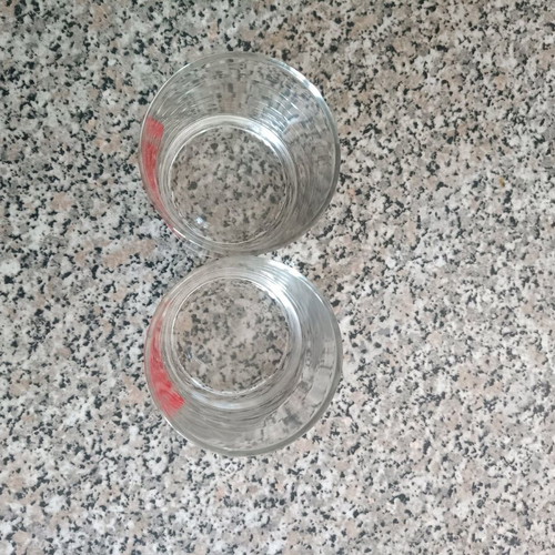 Grant's collectible glasses like new, set of 2 with red logo