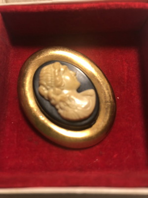 Vintage Cameo Brooch 1950-1970 used, black and gold