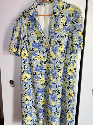 Vintage dress M-L like new, blue multicolor