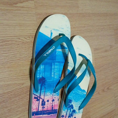 O'Neill flip flops like new, size 47-48, multicolor