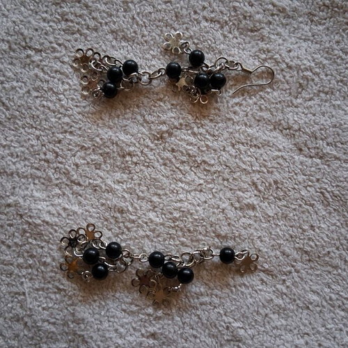 Earrings black, like new, minimally worn
