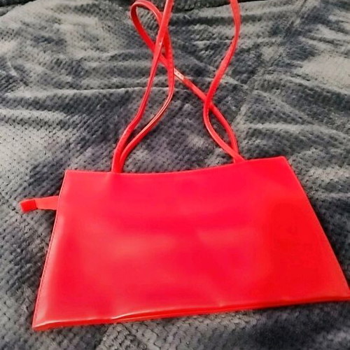 Red shoulder bag minimal design with thin straps, new