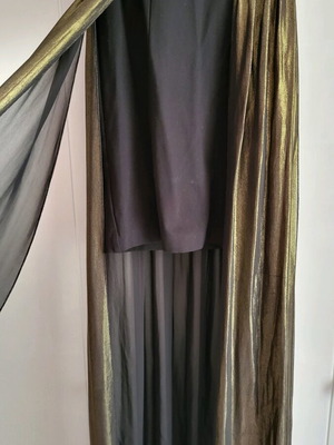 Φόρεμα Toi&Moi Medium μαύρο μίνι στράπλες με μεταλλική φούστα