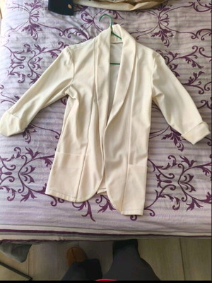 White minimal blazer like new, basic elegant style