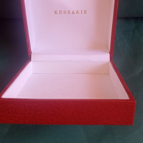 Kessaris luxury box empty, like new