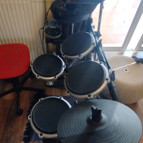 Beringher XD80 E Drums like new