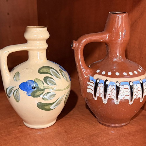 Ceramic set used, 2 decorative jugs and 8 cups