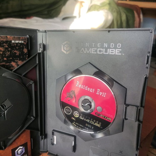 Resident Evil 1 Nintendo GameCube like new with manual
