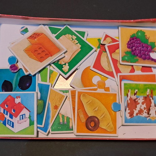 Desyllas educational game "Γίνεται από..." used