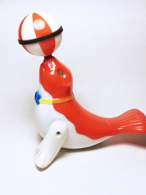 Plastic Seal Toy with Ball used, 17cm